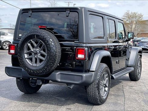 Used 2024 Jeep Wrangler Unlimited Sport AWD/4WD image 16