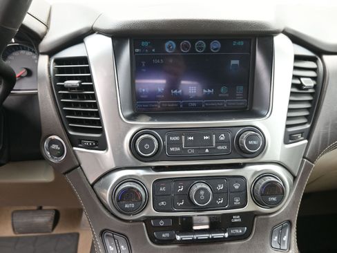 Used 2020 Chevrolet Tahoe LT w/ Luxury Package AWD/4WD image 15