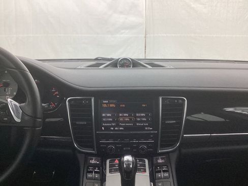Used 2013 Porsche Panamera S image 27