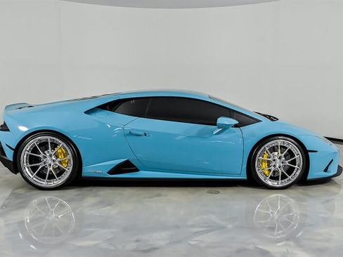 Used 2021 Lamborghini Huracan EVO RWD image 13