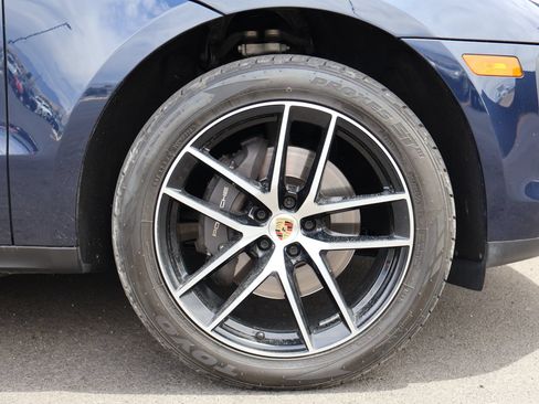 Certified 2023 Porsche Macan AWD/4WD image 30