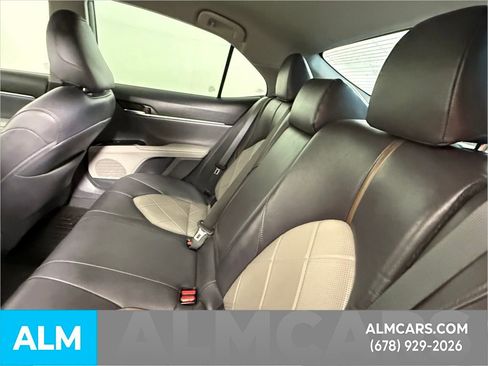 Used 2019 Toyota Camry XLE image 34