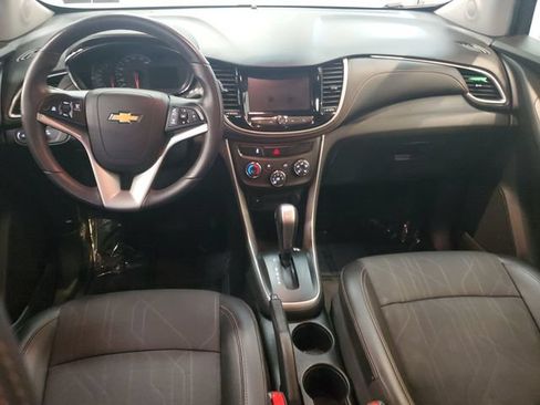 Used 2020 Chevrolet Trax LT w/ LT Convenience Package AWD/4WD image 14