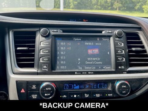 Used 2017 Toyota Highlander Limited AWD/4WD image 6