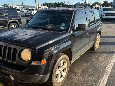 Used 2014 Jeep Patriot Sport w/ Power Value Group FWD image 1