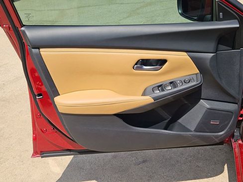 Used 2025 Nissan Sentra SV w/ SV Premium Package FWD image 12