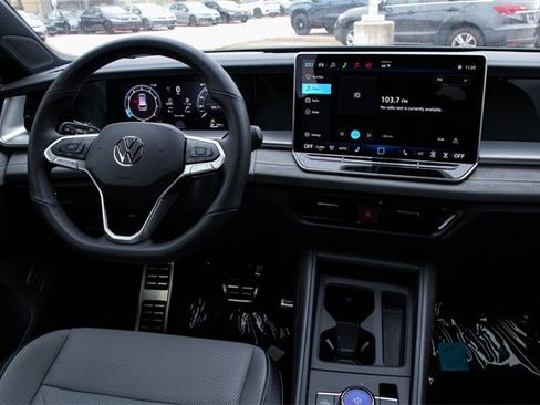 New 2026 Volkswagen Tiguan SE R-Line image 23