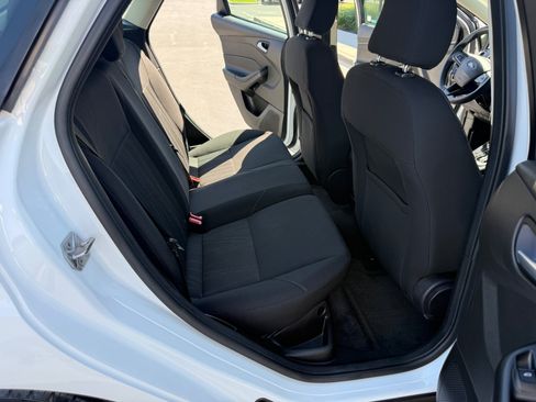 Used 2016 Ford Focus SE FWD image 11