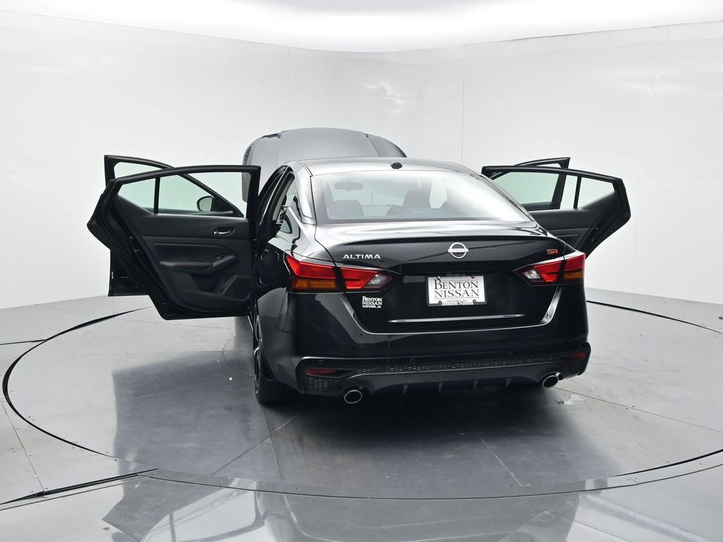 Used 2025 Nissan Altima 2.5 SR FWD image 27