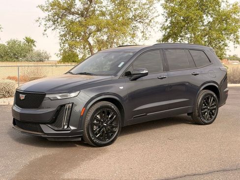 Used 2021 Cadillac XT6 Sport w/ LPO, ONYX Package AWD/4WD image 2
