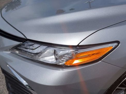Used 2022 Toyota Camry XLE w/ Navigation Upgrade Package FWD image 11