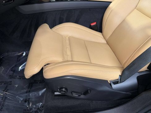 Used 2025 Volvo XC60 B5 Ultra w/ Protection Package Premier AWD/4WD image 3