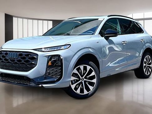 New 2026 Audi Q3 quattro 2.0T AWD/4WD image 2