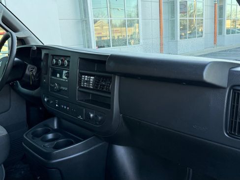 Used 2019 Chevrolet Express 3500 LT w/ LT Preferred Equipment Group image 8