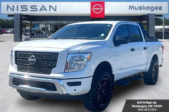 Used 2024 Nissan Titan SV w/ SV Convenience Package AWD/4WD image 3