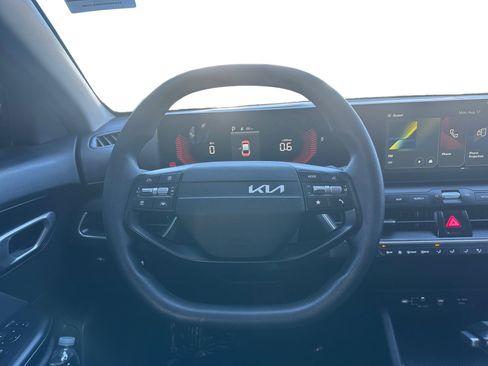 Used 2025 Kia K4 FWD image 12