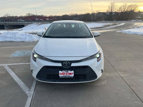 Used 2023 Toyota Corolla LE w/ LE Convenience Package image 3