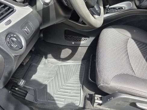 Used 2019 Dodge Journey SE FWD image 12