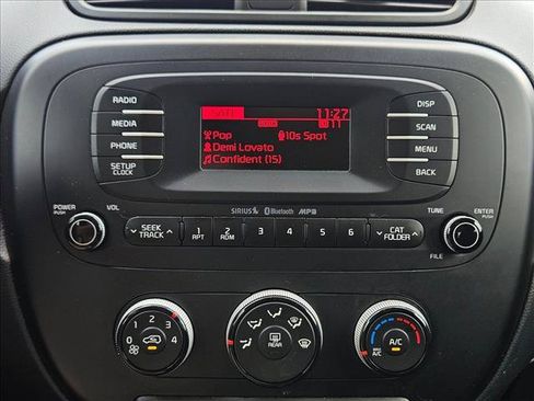 Used 2015 Kia Soul FWD image 12