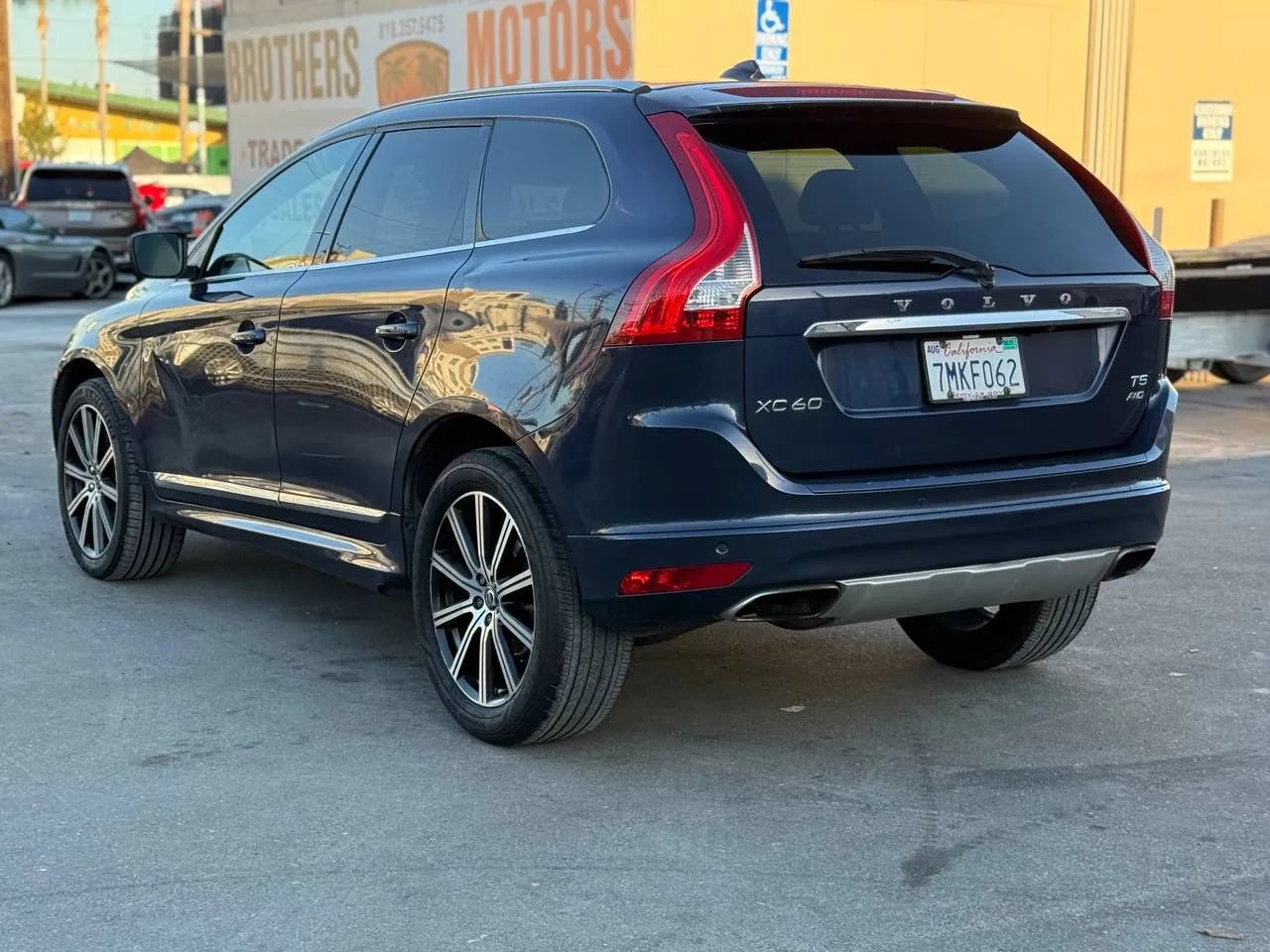 Used 2015 Volvo XC60 T5 AWD/4WD image 14