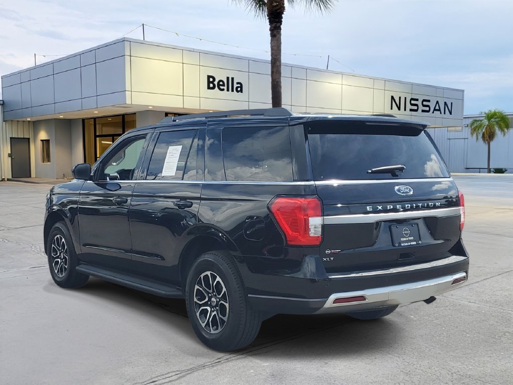 Used 2024 Ford Expedition XLT AWD/4WD image 3