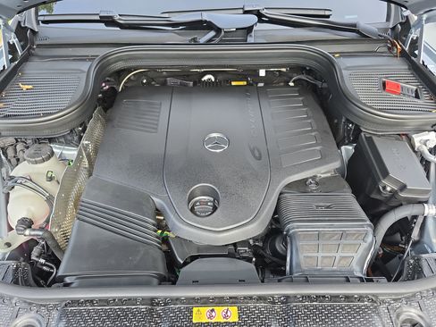 New 2026 Mercedes-Benz GLS 450 4MATIC image 32