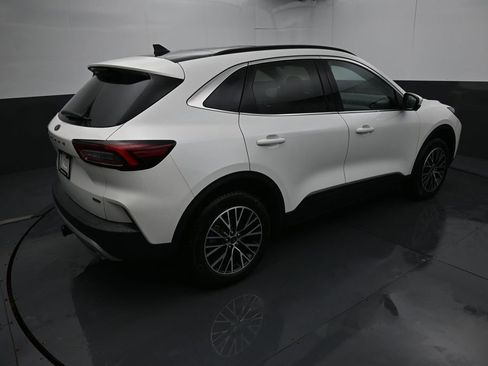 New 2026 Ford Escape SE w/ PHEV Premium Package FWD image 8