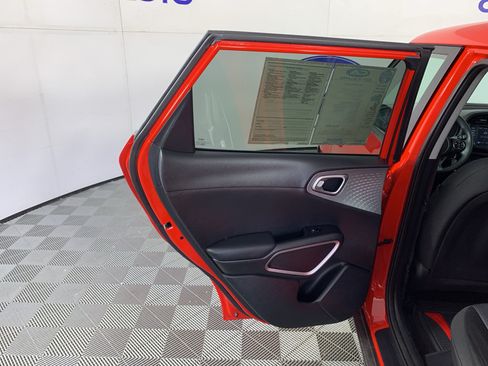 Used 2022 Kia Soul LX w/ Technology Package FWD image 29