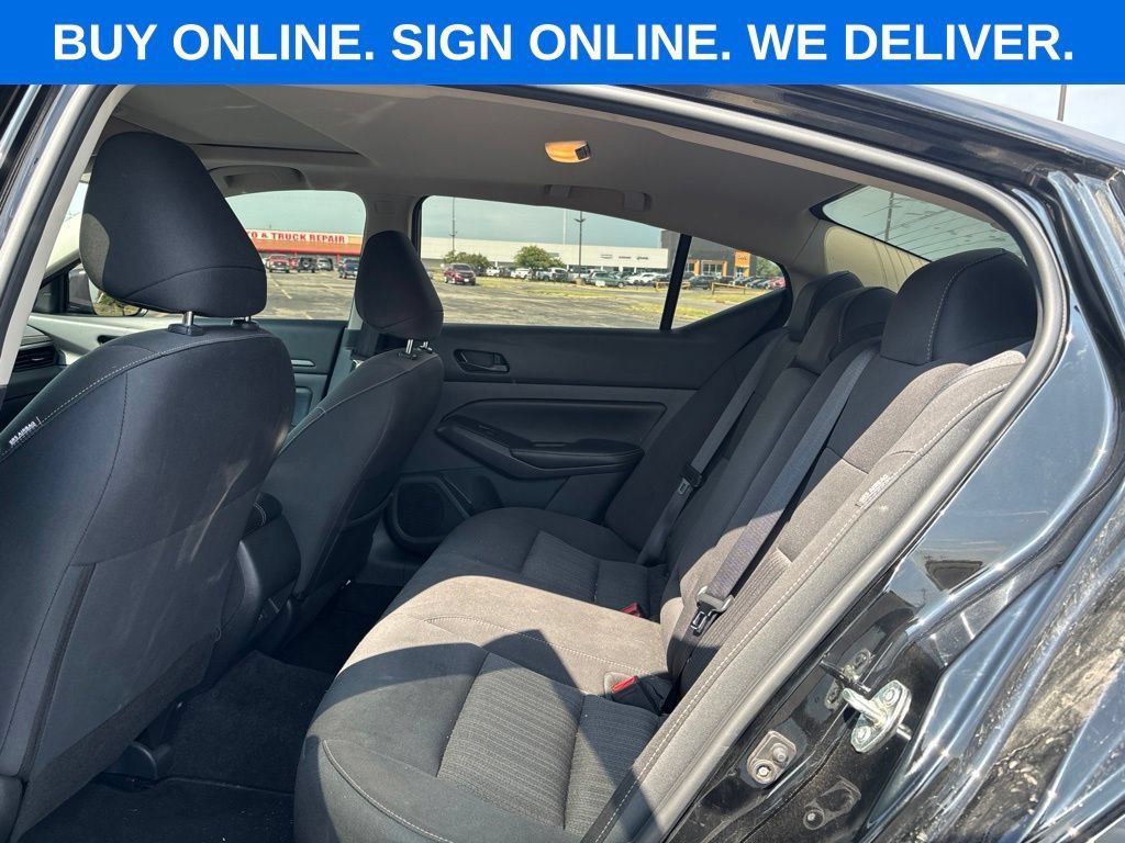 Used 2024 Nissan Altima 2.5 SV w/ SV Premium Package FWD image 11