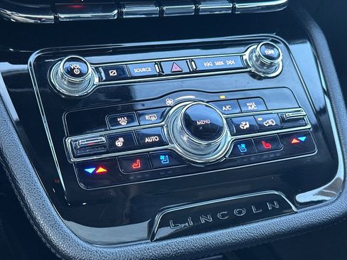 Used 2022 Lincoln Corsair Reserve w/ Equipment Group 201A image 20