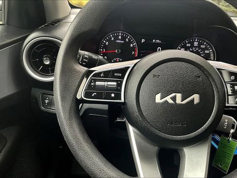 Used 2022 Kia Forte LXS image 13