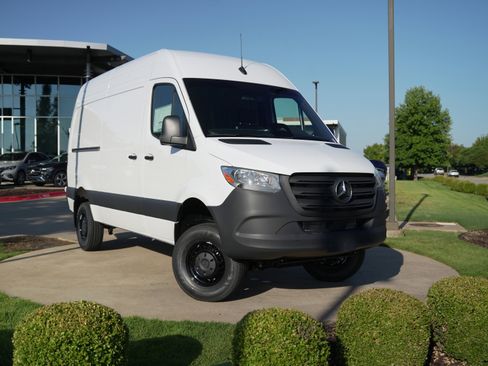 New 2025 Mercedes-Benz Sprinter 2500 image 1