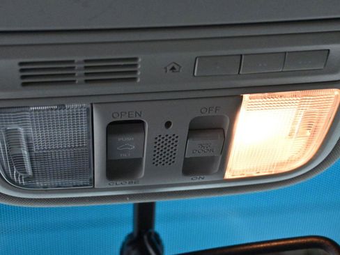 Used 2013 Honda Odyssey Touring image 29