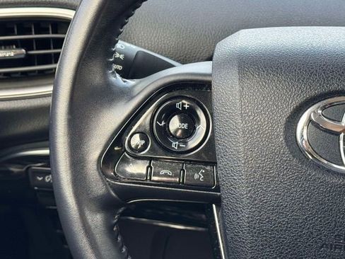 Used 2022 Toyota Prius Prime XLE image 32