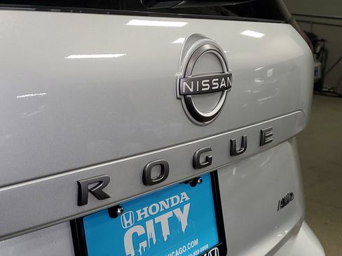Used 2024 Nissan Rogue S AWD/4WD image 7