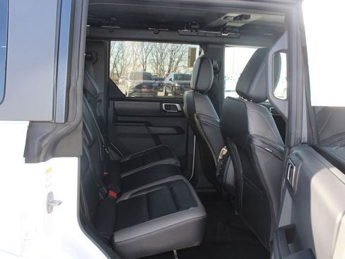 New 2025 Ford Bronco Outer Banks image 17