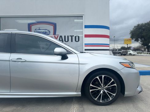 Used 2018 Toyota Camry SE image 26