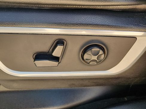 Used 2019 RAM 1500 Laramie w/ Sport Appearance Package AWD/4WD image 12
