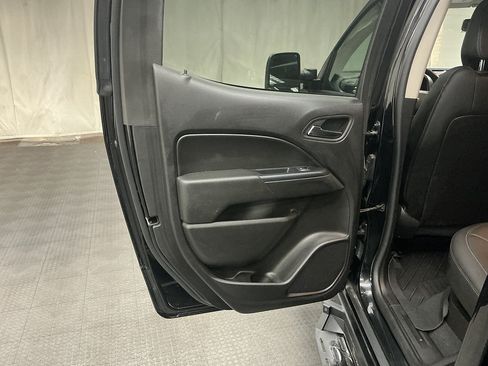 Used 2019 Chevrolet Colorado ZR2 w/ ZR2 Midnight Special Edition AWD/4WD image 24