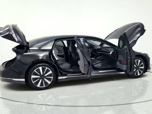Used 2025 Lucid Air Pure RWD image 19