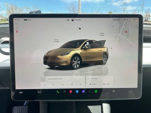 Used 2024 Tesla Model Y Long Range AWD/4WD image 16