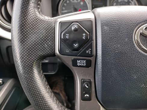 Used 2017 Toyota Tacoma SR5 image 21