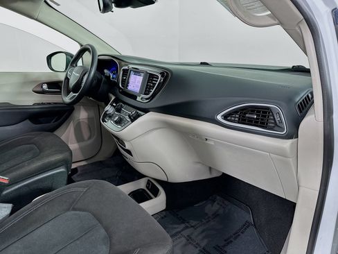 Used 2023 Chrysler Voyager LX FWD image 29