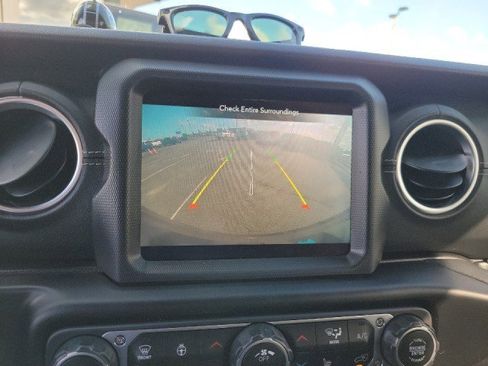 Used 2023 Jeep Wrangler Sahara w/ Cold Weather Group image 10