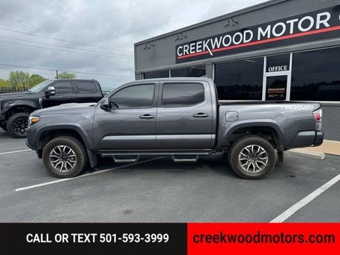 Used 2021 Toyota Tacoma TRD Sport w/ Technology Package image 10