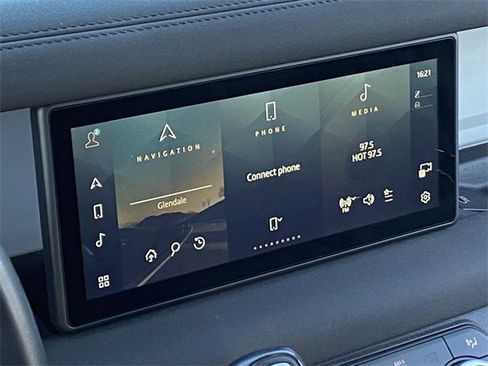 Used 2023 Land Rover Defender 110 X-Dynamic SE image 13