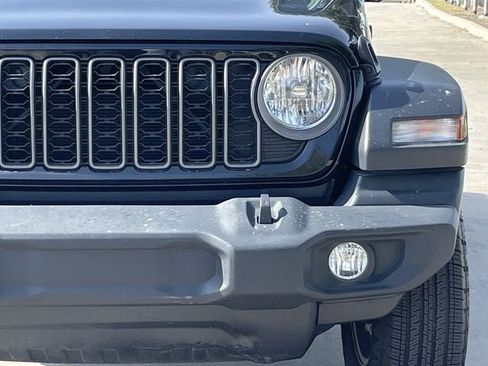 Used 2025 Jeep Wrangler Unlimited Sport AWD/4WD image 7