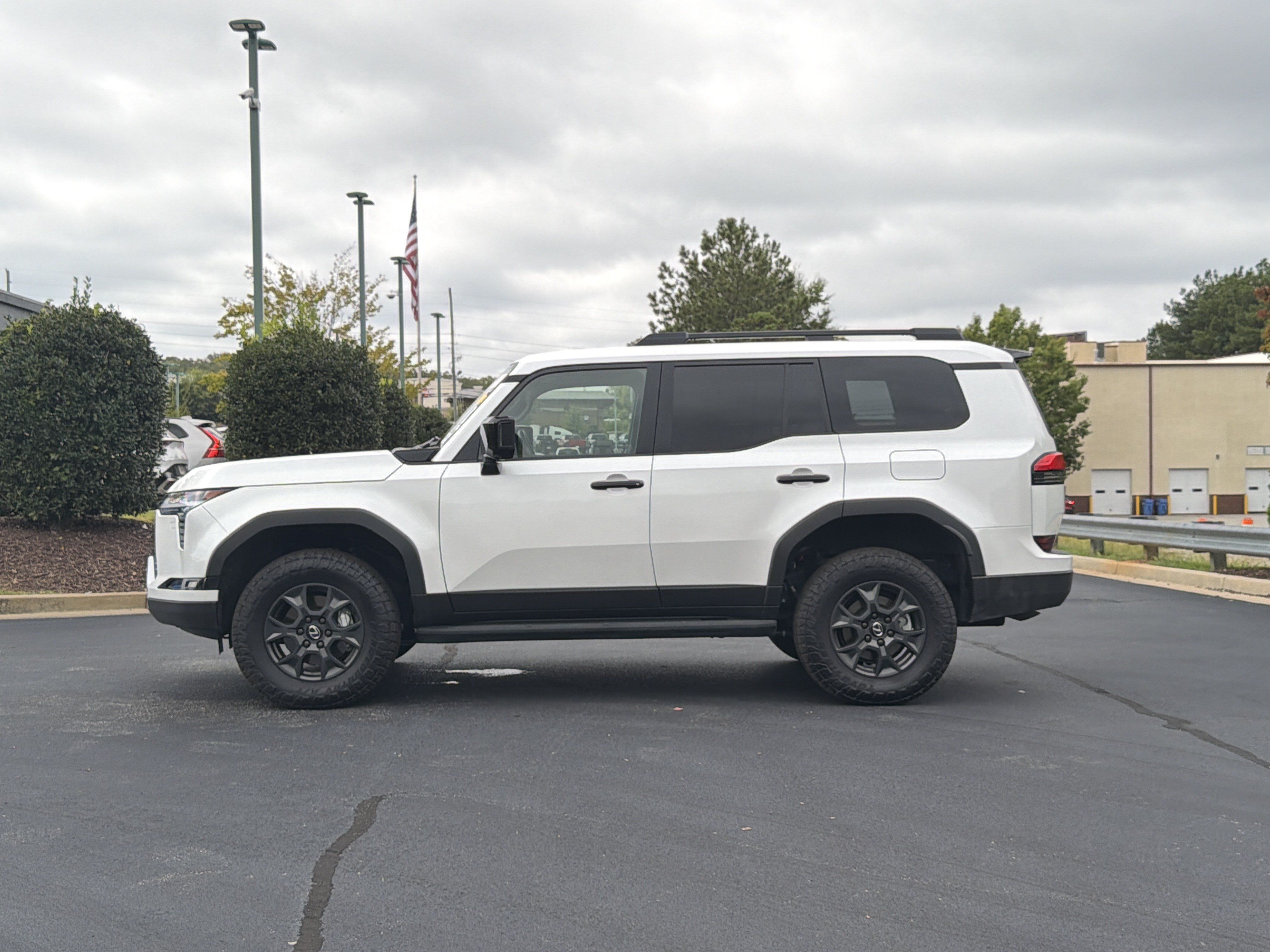 Used 2025 Lexus GX 550 AWD/4WD image 12