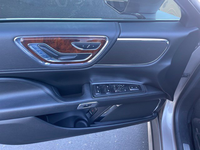 Used 2019 Lincoln Continental Premiere FWD image 19