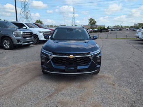 Used 2024 Chevrolet Trax LT w/ Driver Confidence Package FWD image 9